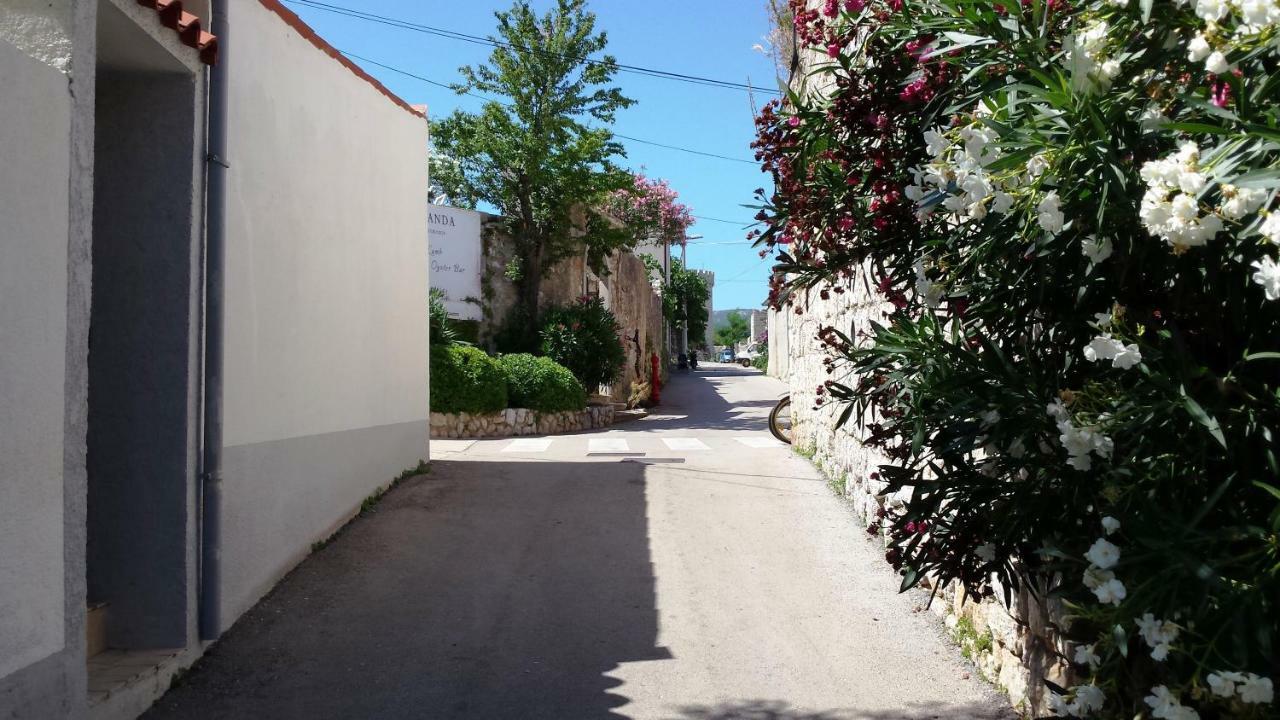 Apartment Dinko Cres Dış mekan fotoğraf